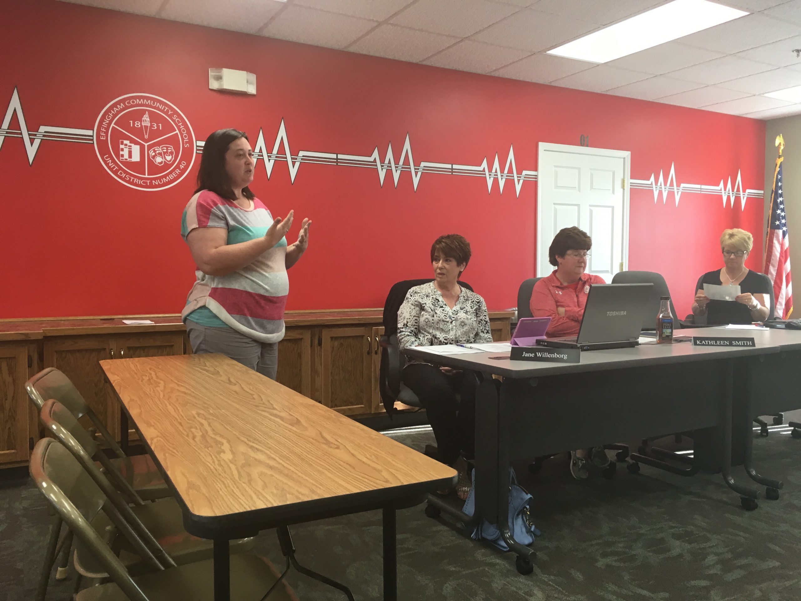 Effingham Unit 40 School Board Hires Assistant Principals/Acknowledges